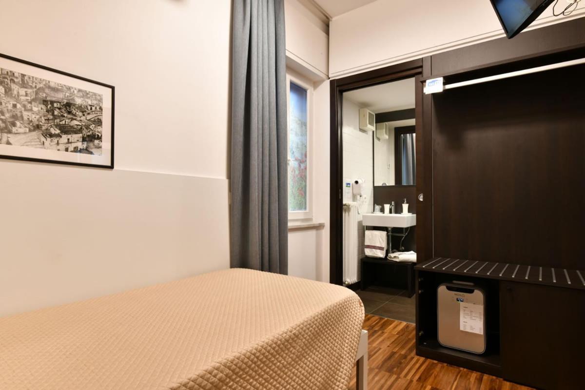 บีแอนด์บี ดอนนา เอเลโอโนรา Hotel มาเตรา ภายนอก รูปภาพ