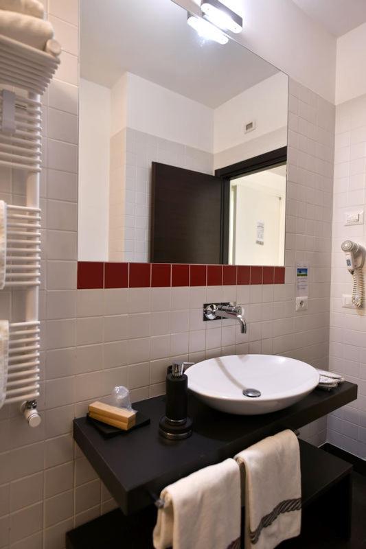 บีแอนด์บี ดอนนา เอเลโอโนรา Hotel มาเตรา ภายนอก รูปภาพ