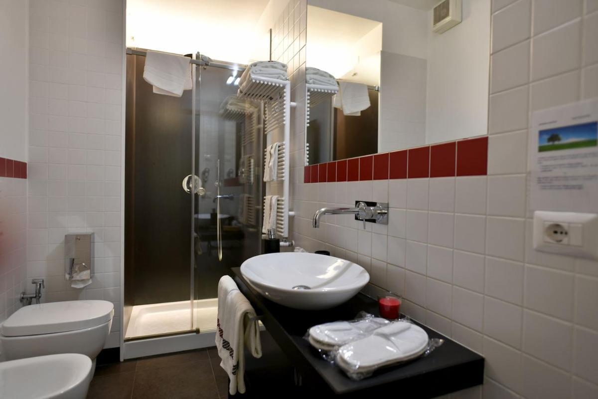 บีแอนด์บี ดอนนา เอเลโอโนรา Hotel มาเตรา ภายนอก รูปภาพ