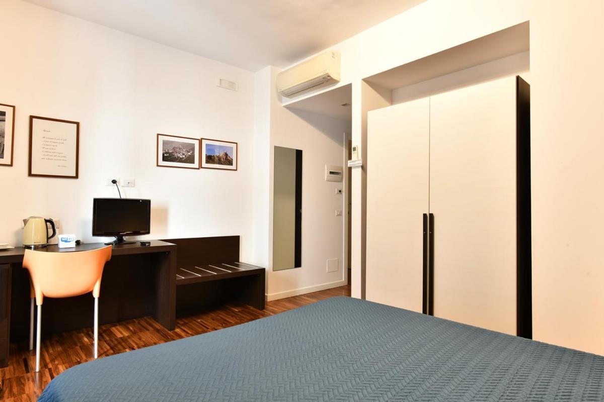 บีแอนด์บี ดอนนา เอเลโอโนรา Hotel มาเตรา ภายนอก รูปภาพ